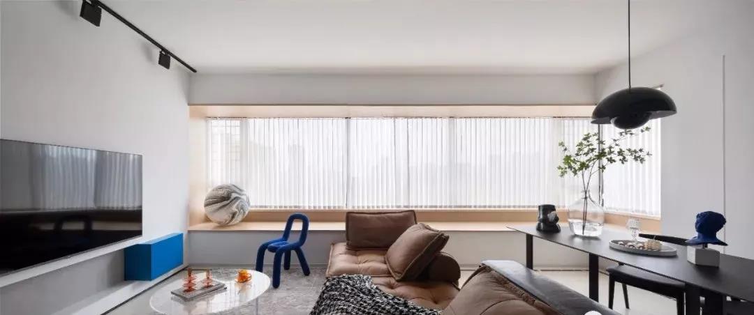 治愈系克萊因藍(lán)+落地窗書房，這套110㎡火爆朋友圈	