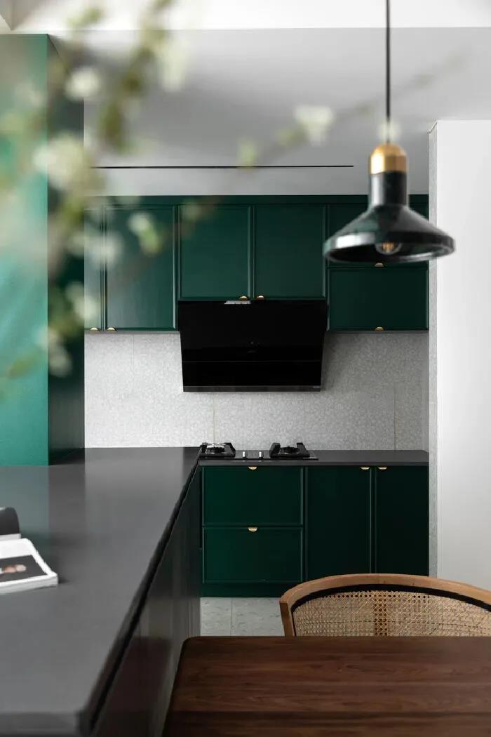 醫護夫婦打造雜志風質感家，98㎡藏著一個「復古秀場」	