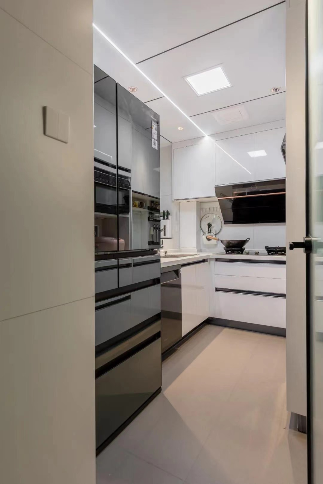 治愈系克萊因藍(lán)+落地窗書房，這套110㎡火爆朋友圈	