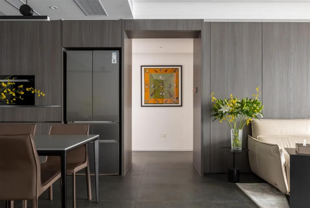 高級(jí)感大平層：飄窗別打通了！他家神奇改造多一室