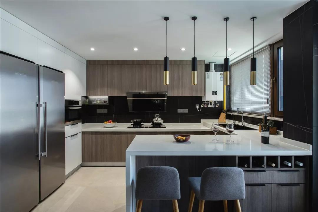 女兒買了套「古韻養(yǎng)老宅」，爸媽把牌友全拉回家~	