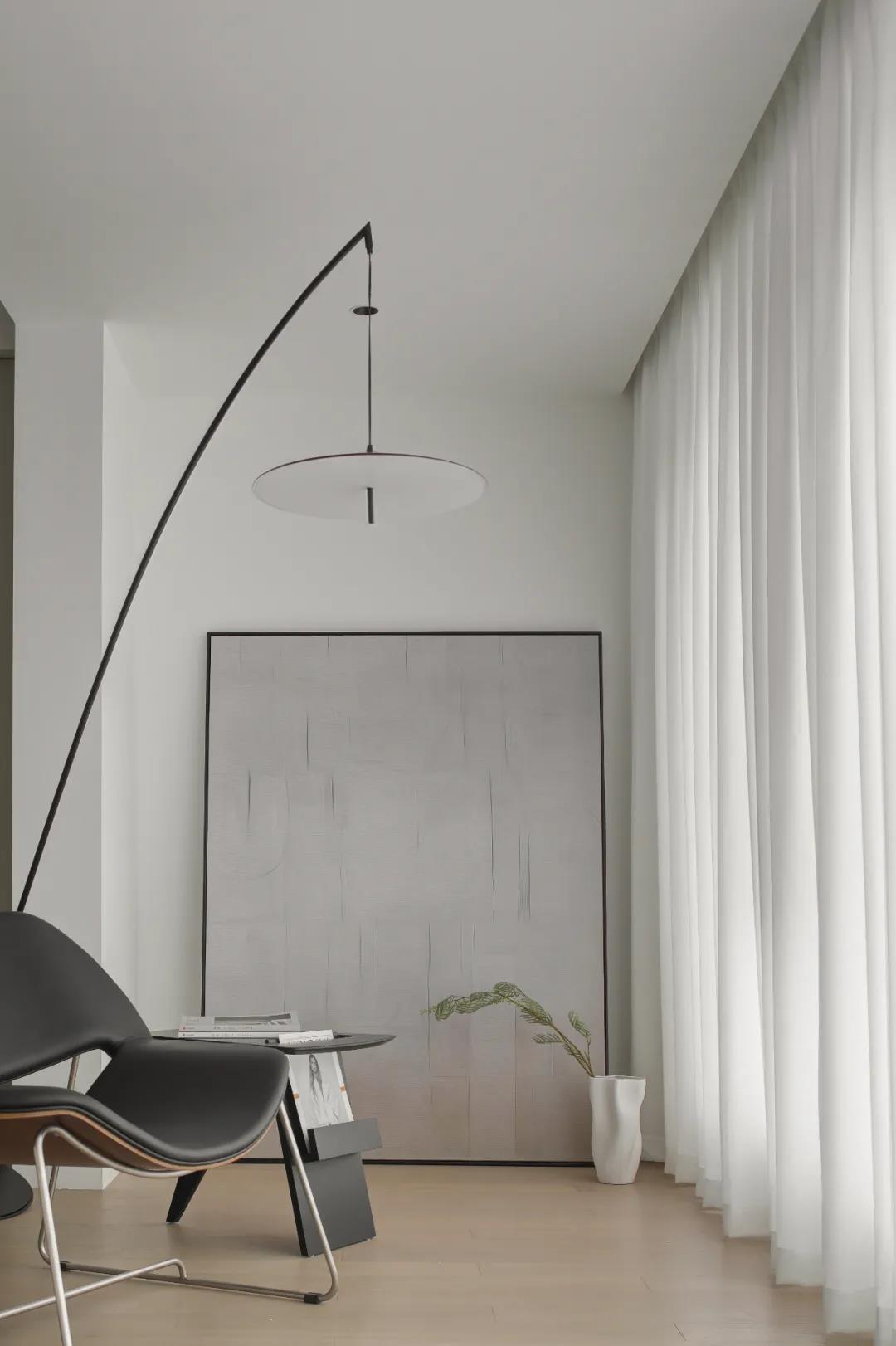 新時(shí)代夫妻的143㎡『黑白質(zhì)感家』，開啟心動(dòng)模式~