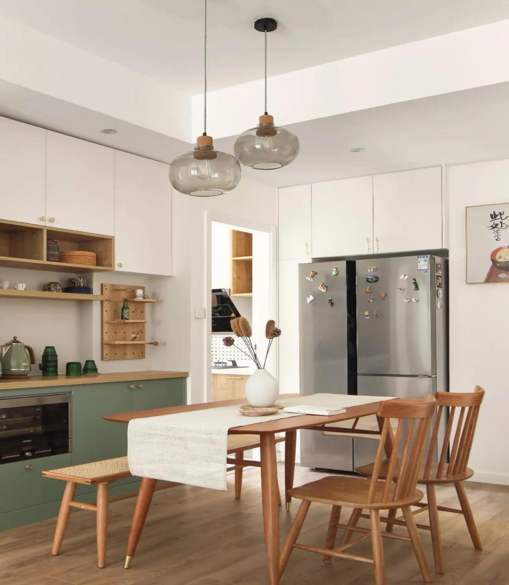 85㎡MUJI風創造「最大坪效」，垂直高度裝點復合空間