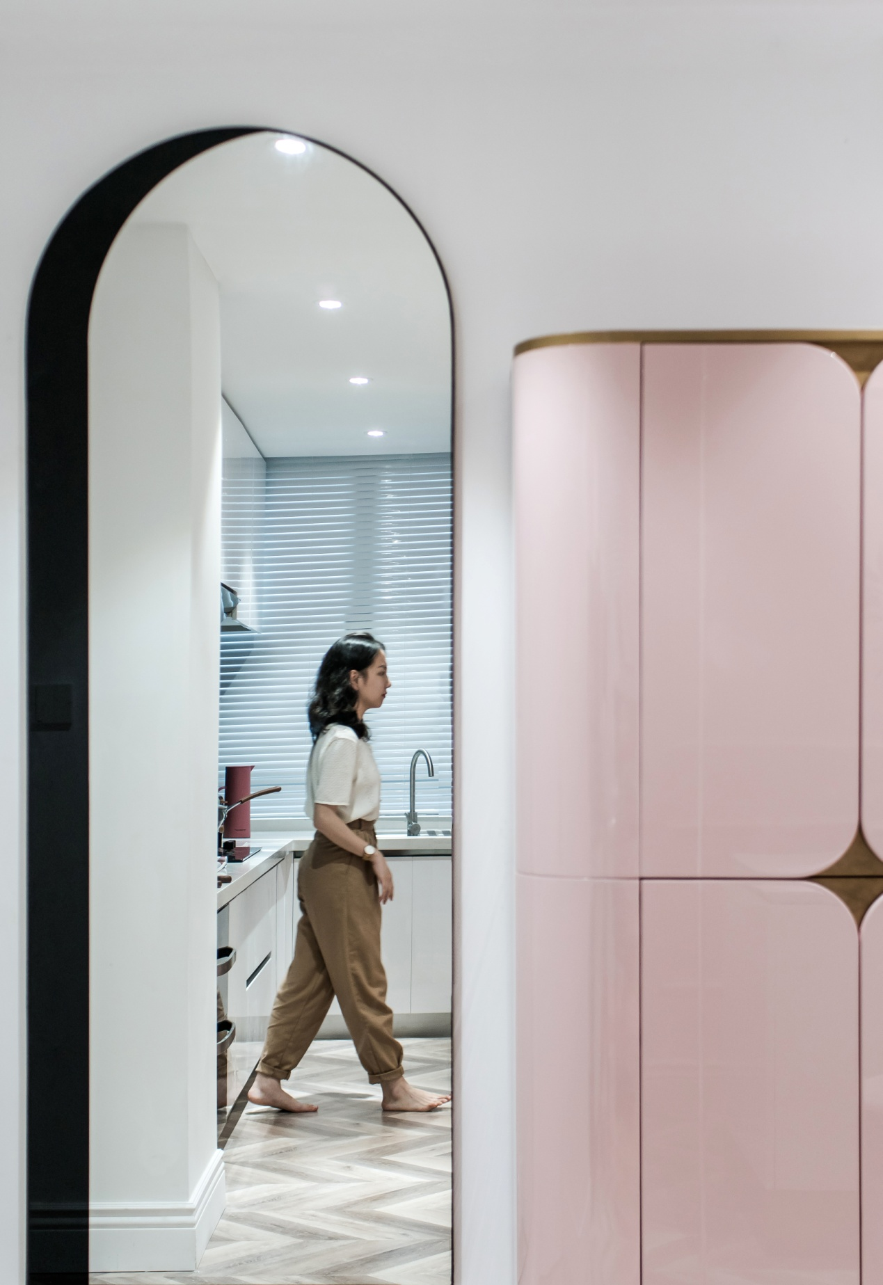 她家110㎡又藍又粉の野獸派設計，真是人間寶藏宅	