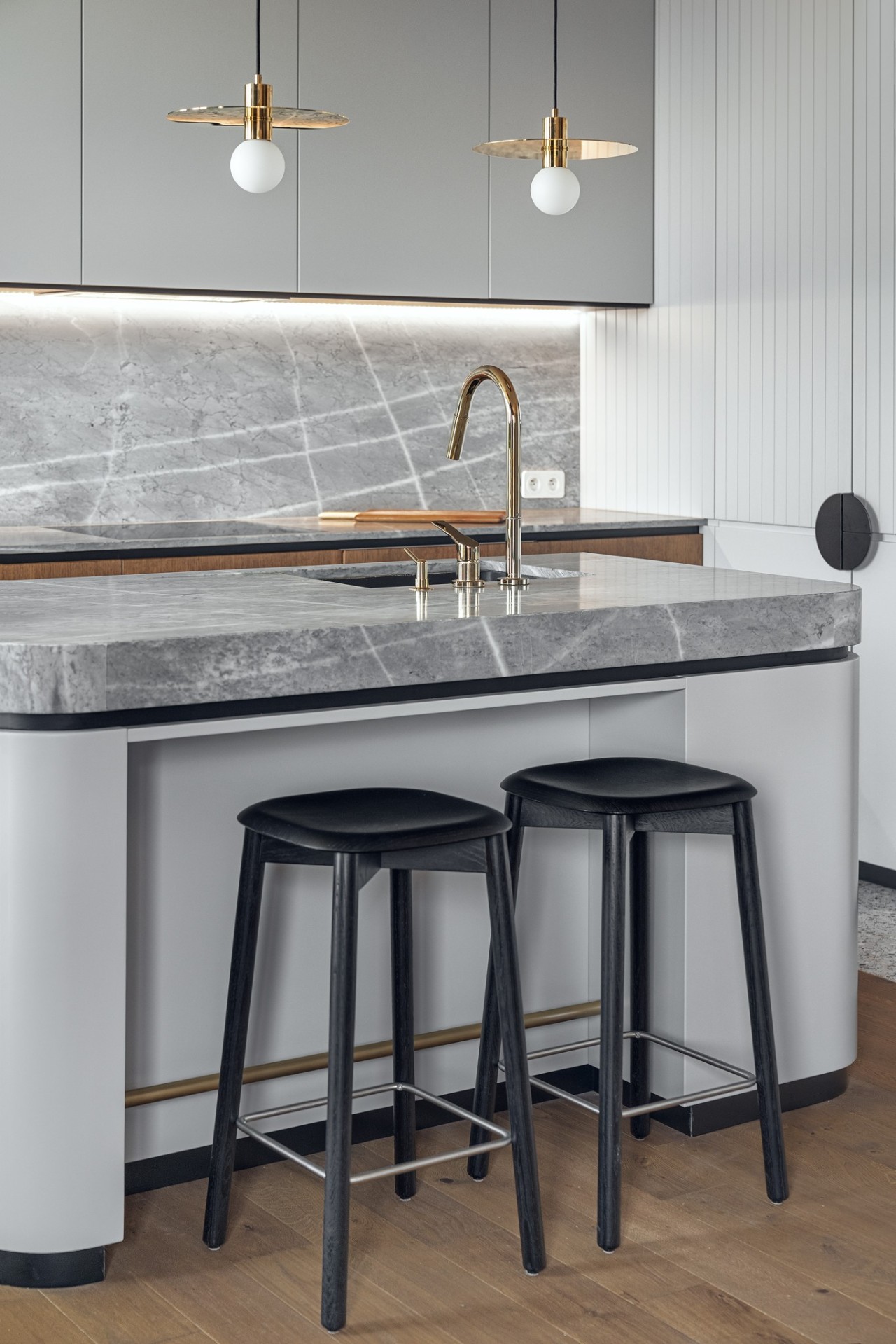 79㎡斜頂閣樓變身小型別墅，縱享音樂與酒的品質生活