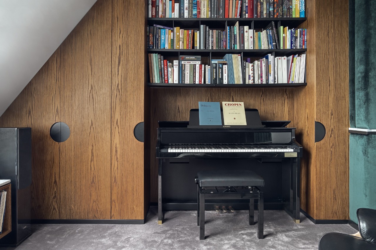 79㎡斜頂閣樓變身小型別墅，縱享音樂與酒的品質生活