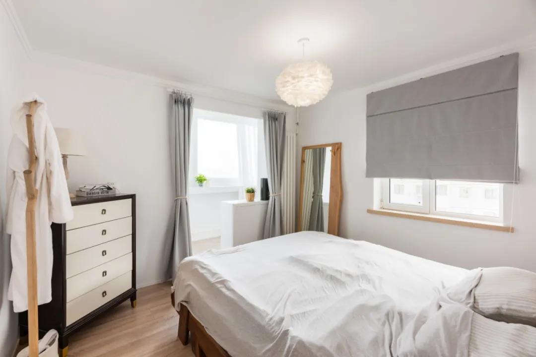 老房沒廳？80㎡三居變兩居，生活、會客、休閑面面俱到！