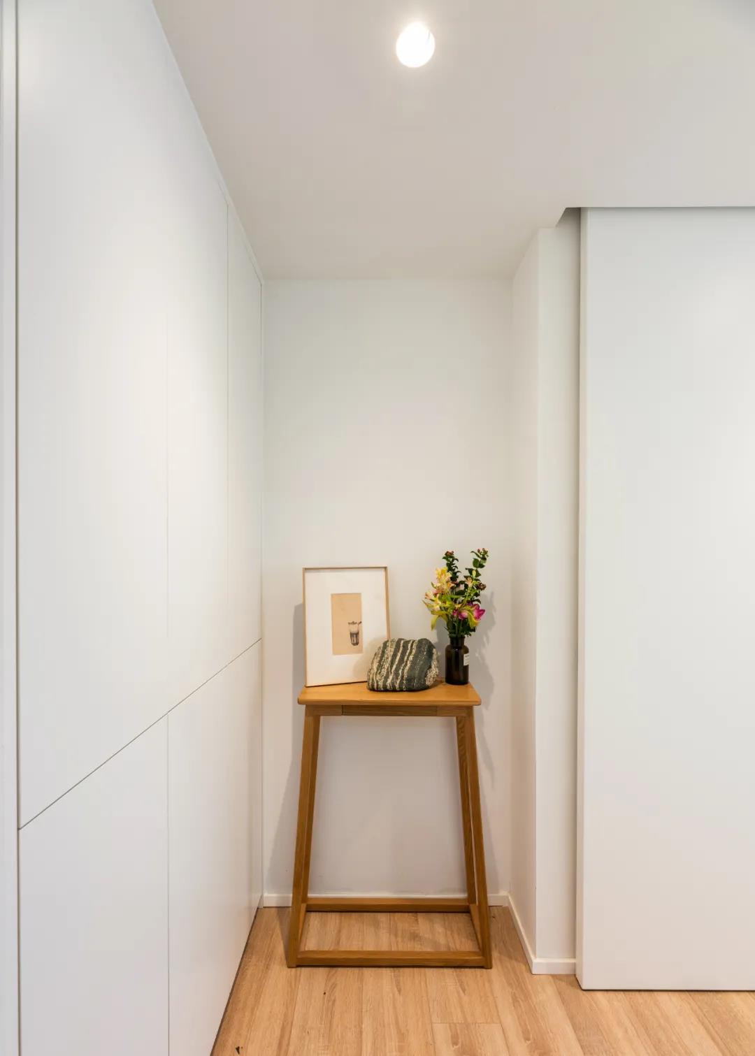 老房沒廳？80㎡三居變兩居，生活、會客、休閑面面俱到！