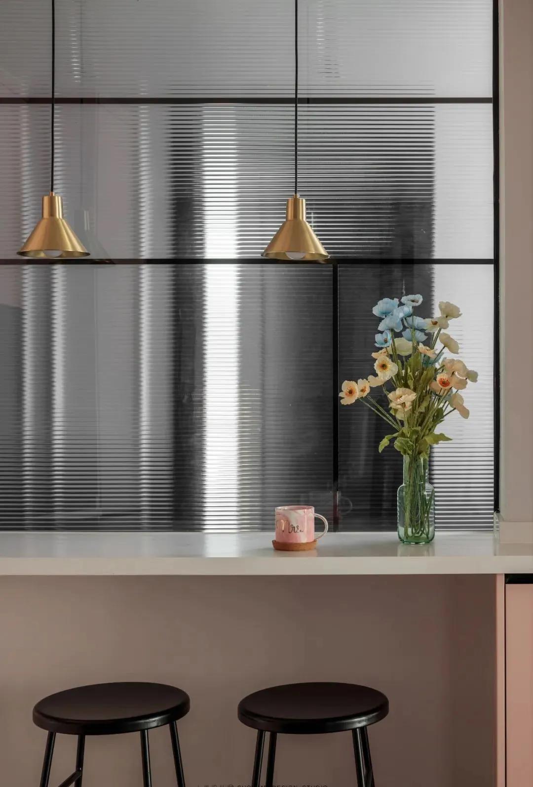 魔都131㎡二手房神級改造，陽臺變廚房，鄰居直呼太會了！