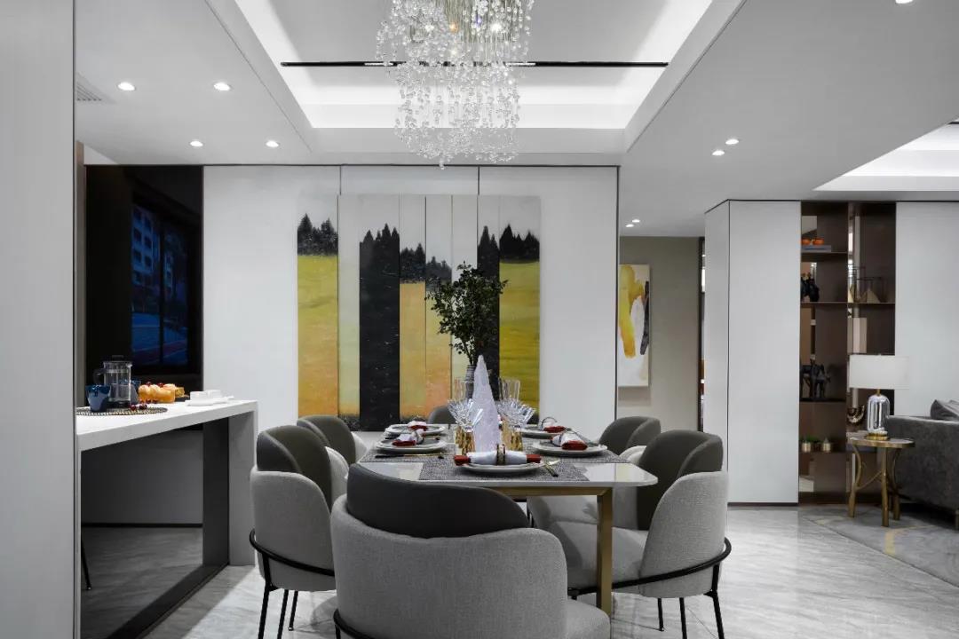 130㎡裝出「赫拉宮殿」般恢弘氣勢(shì)，美到骨子里