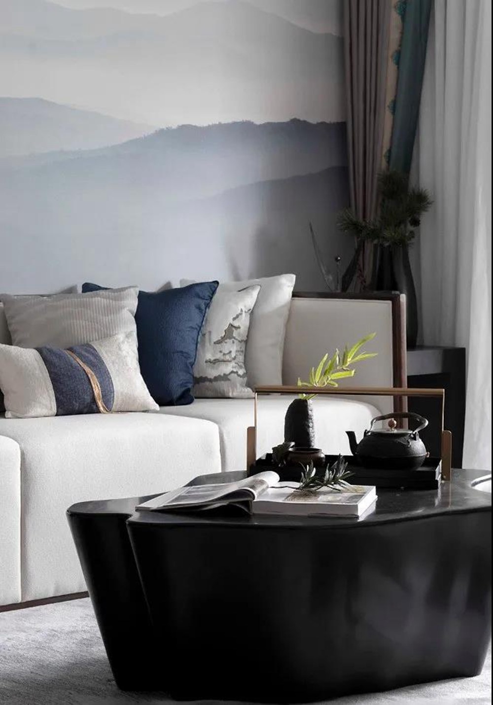 “國(guó)風(fēng)總裁”的新家，142㎡新中式三居做出獨(dú)立衣帽間，超有味