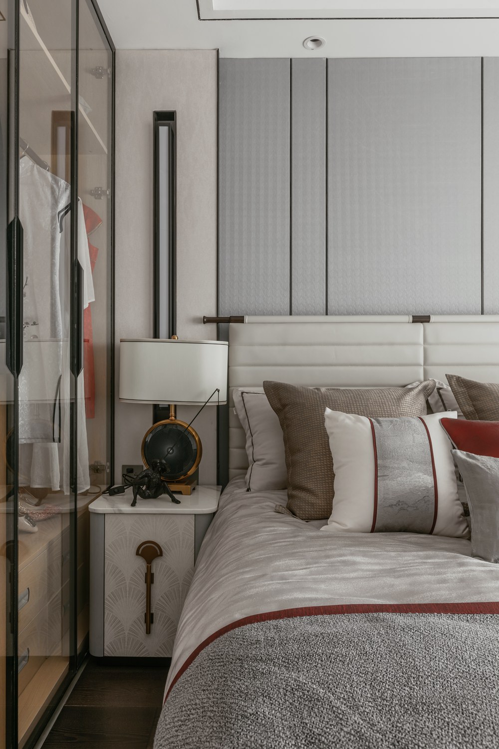 中戲教授的家里長(zhǎng)啥樣？來(lái)到她家發(fā)現(xiàn)竟然是……	