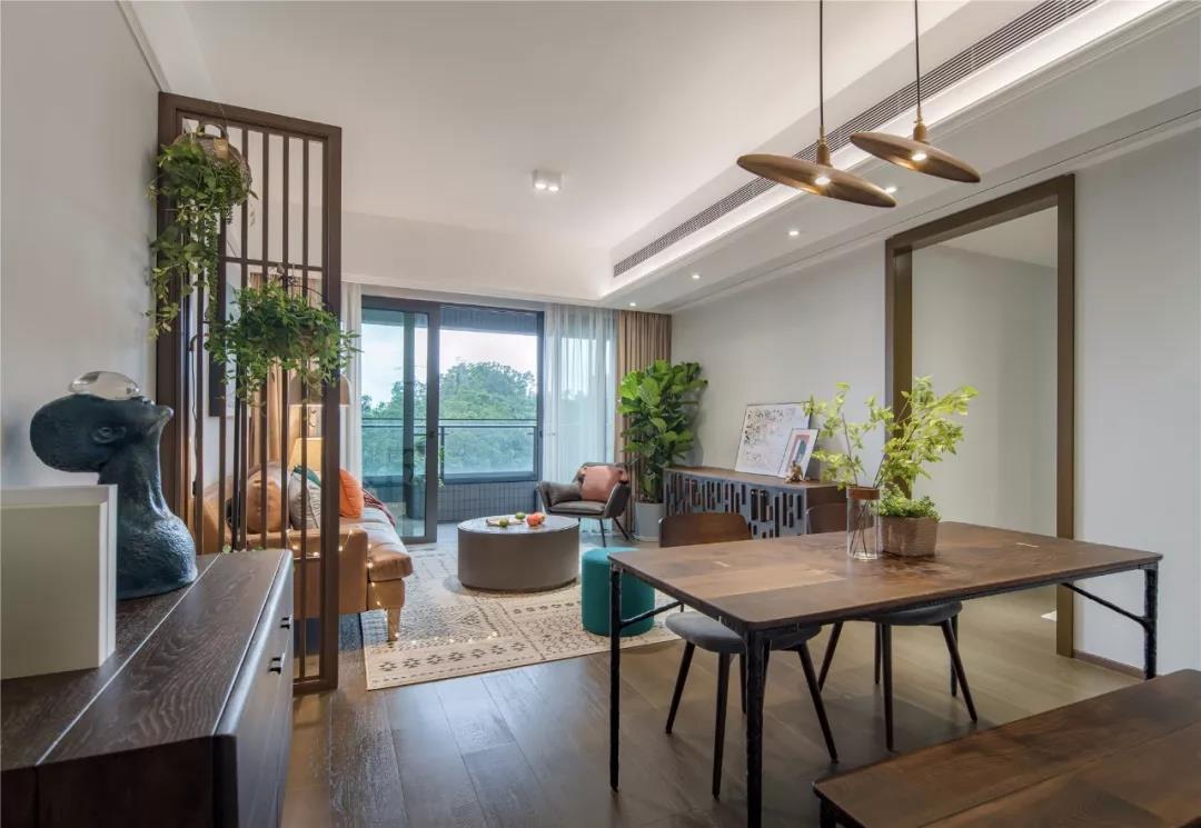 西安教師花12萬打造文藝三居，陽臺綠植＋整面墻書柜，超實用！