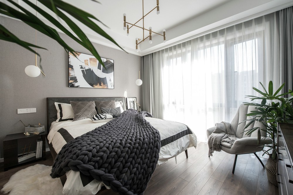 隱藏在電視墻后面的陽光書房