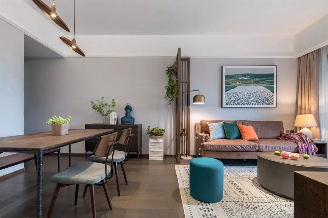 西安教師花12萬打造文藝三居，陽臺綠植＋整面墻書柜，超實用！