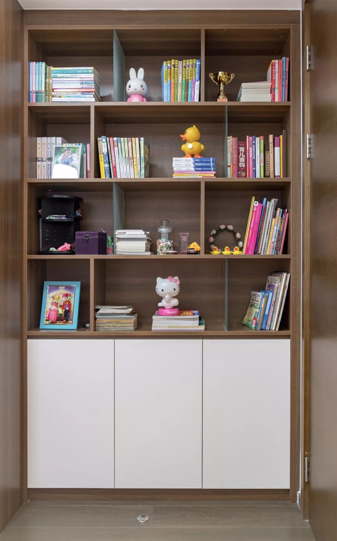 西安教師花12萬打造文藝三居，陽臺綠植＋整面墻書柜，超實用！