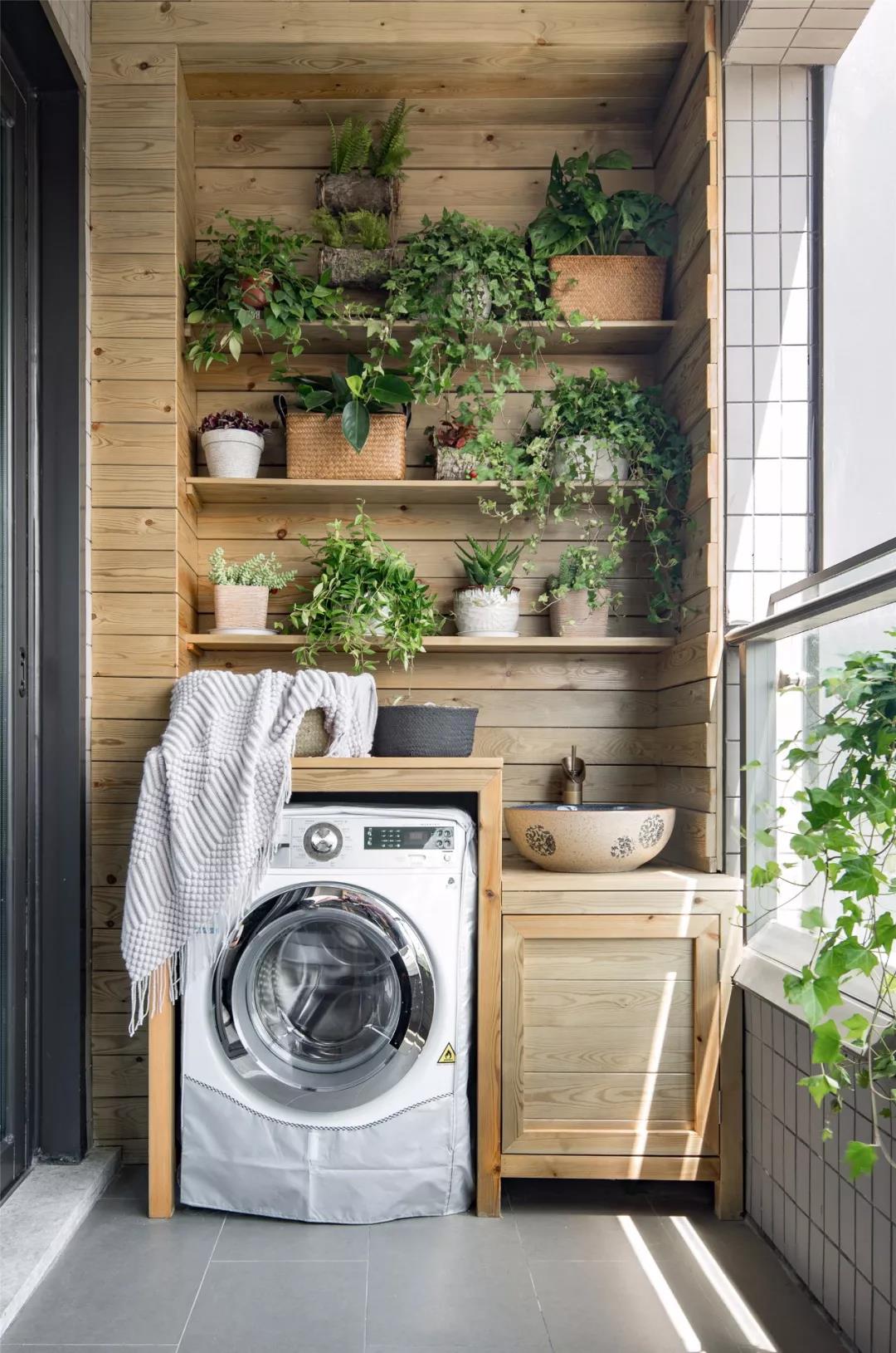 西安教師花12萬打造文藝三居，陽臺綠植＋整面墻書柜，超實用！