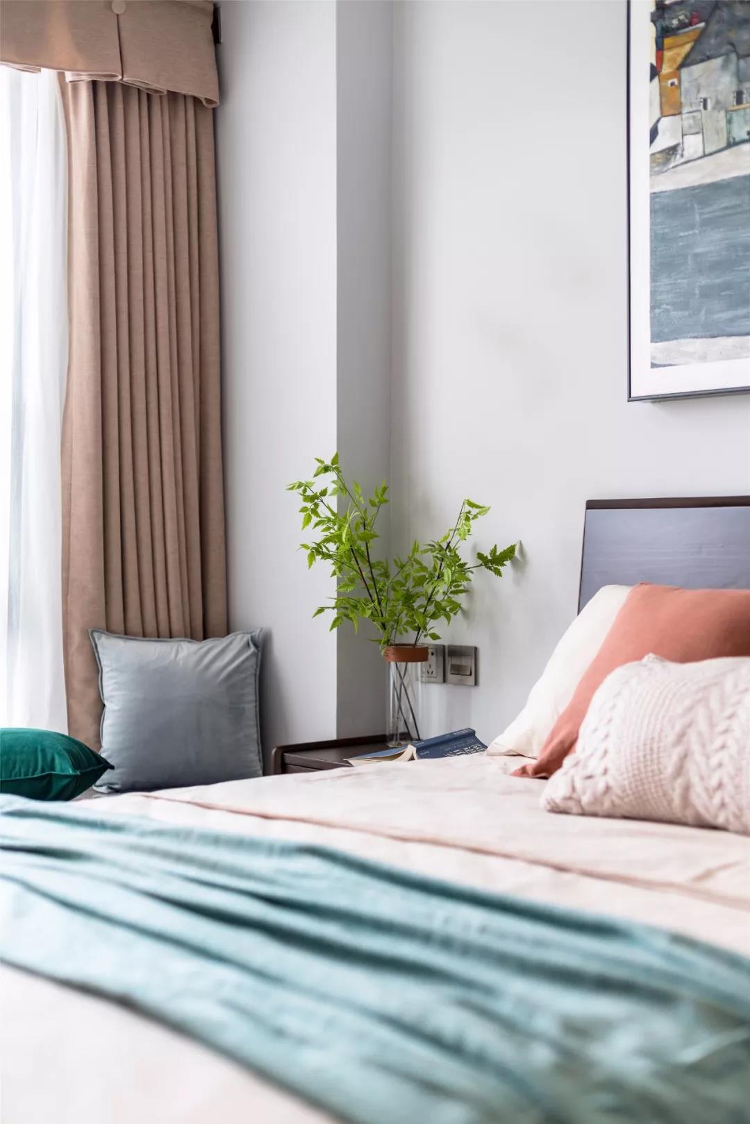 西安教師花12萬打造文藝三居，陽臺綠植＋整面墻書柜，超實用！