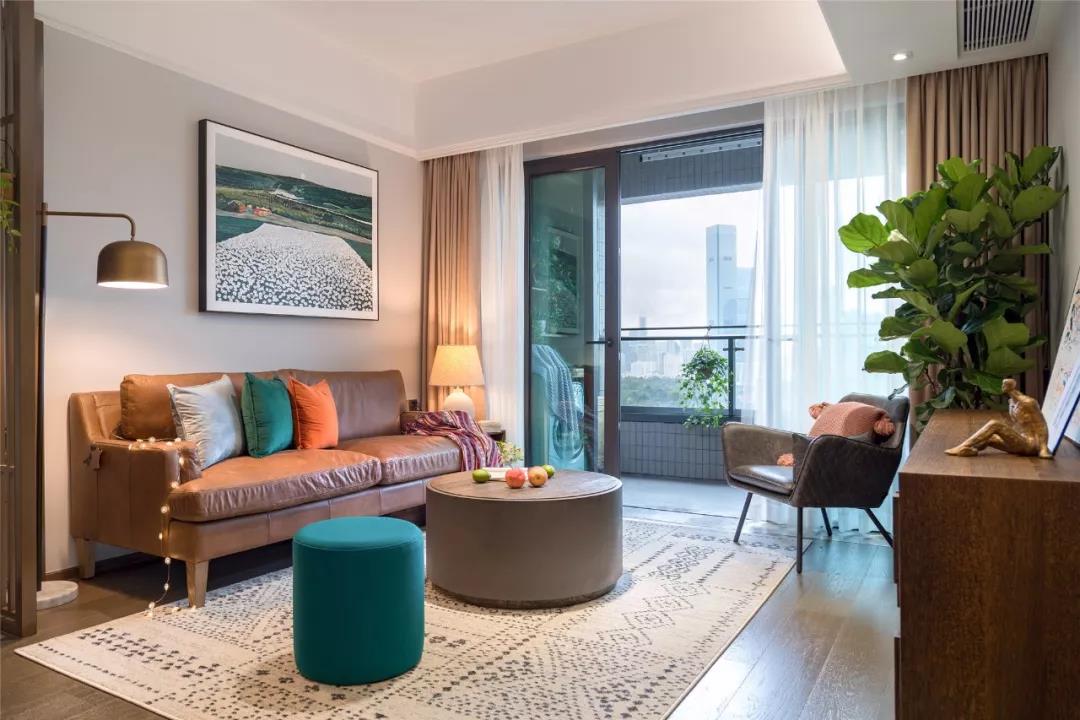 西安教師花12萬打造文藝三居，陽臺綠植＋整面墻書柜，超實用！