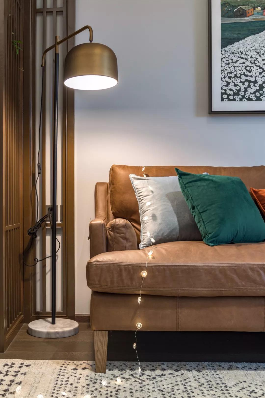 西安教師花12萬打造文藝三居，陽臺綠植＋整面墻書柜，超實用！