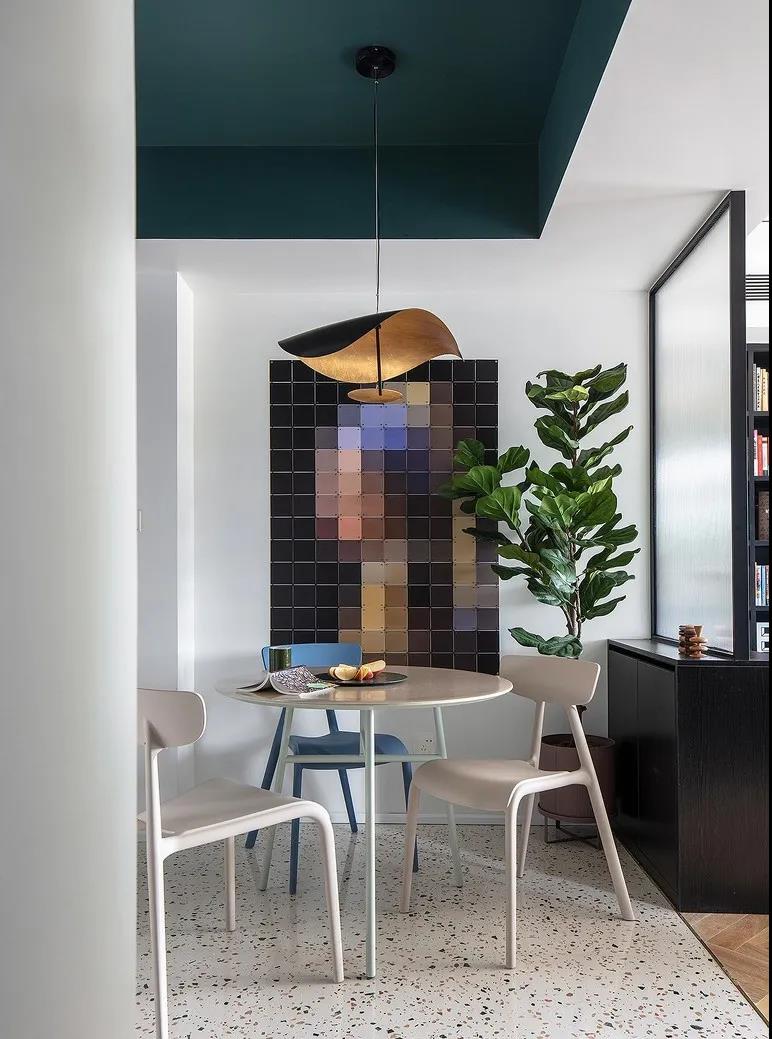 客廳去電視化，78㎡三口之家書墻+休閑吧，好看又實用