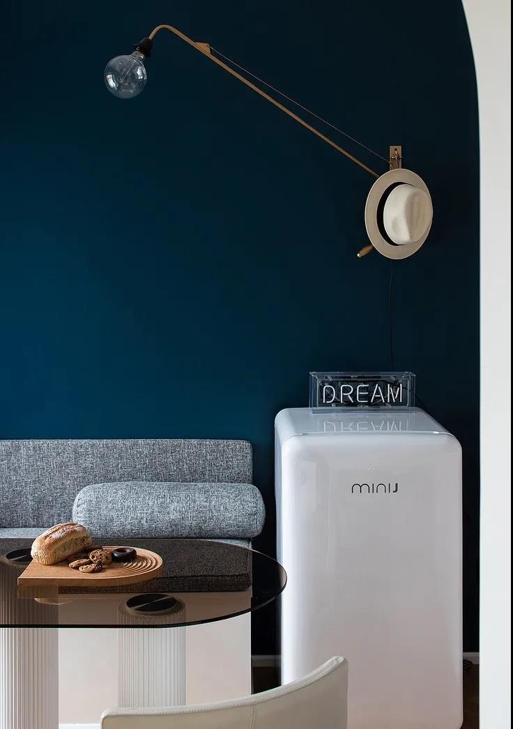 客廳去電視化，78㎡三口之家書墻+休閑吧，好看又實用