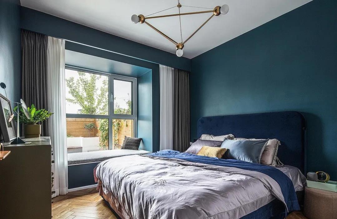 客廳去電視化，78㎡三口之家書墻+休閑吧，好看又實用