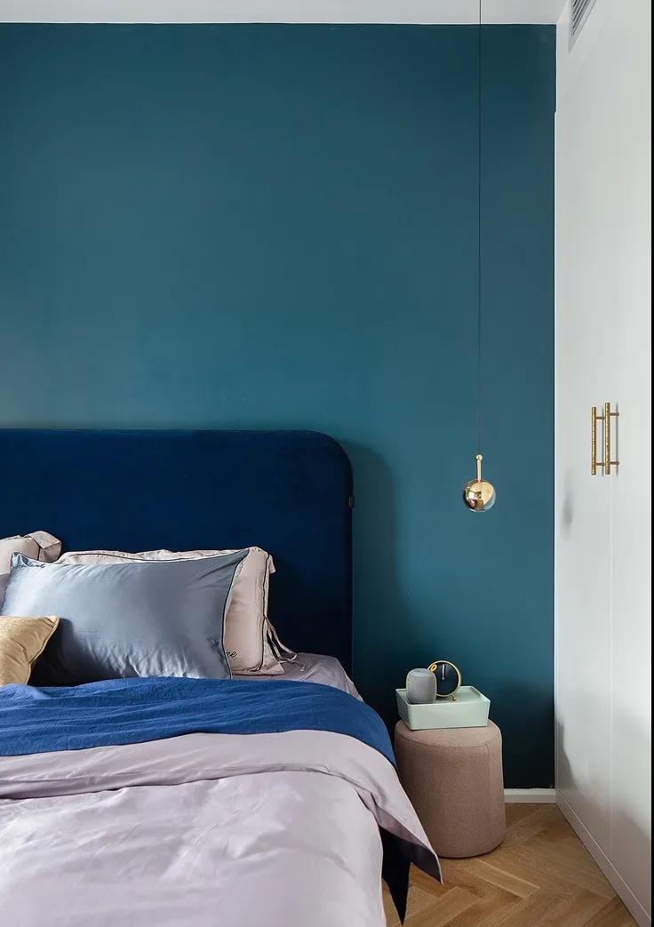 客廳去電視化，78㎡三口之家書墻+休閑吧，好看又實用