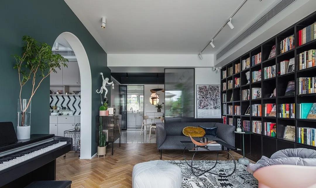 客廳去電視化，78㎡三口之家書墻+休閑吧，好看又實用